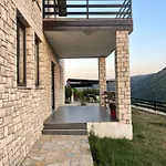 Balliu Oda ve Kahvaltı 3*