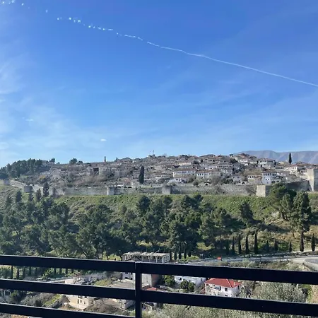 לינה וארוחת בוקר Balliu