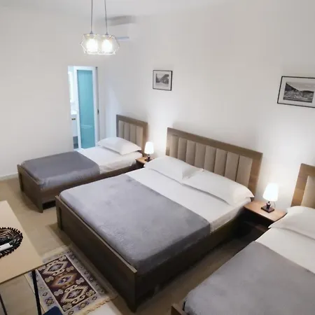 Balliu Bed and Breakfast Μπεράτ