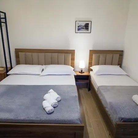 Balliu Bed and Breakfast Μπεράτ