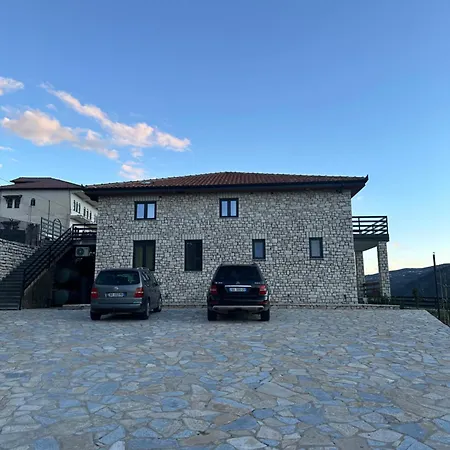 Balliu Bed and Breakfast Μπεράτ